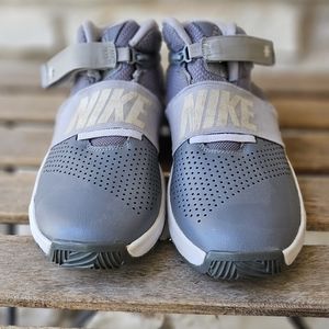 Kids Nike Team Hustle D 8 FlyEase